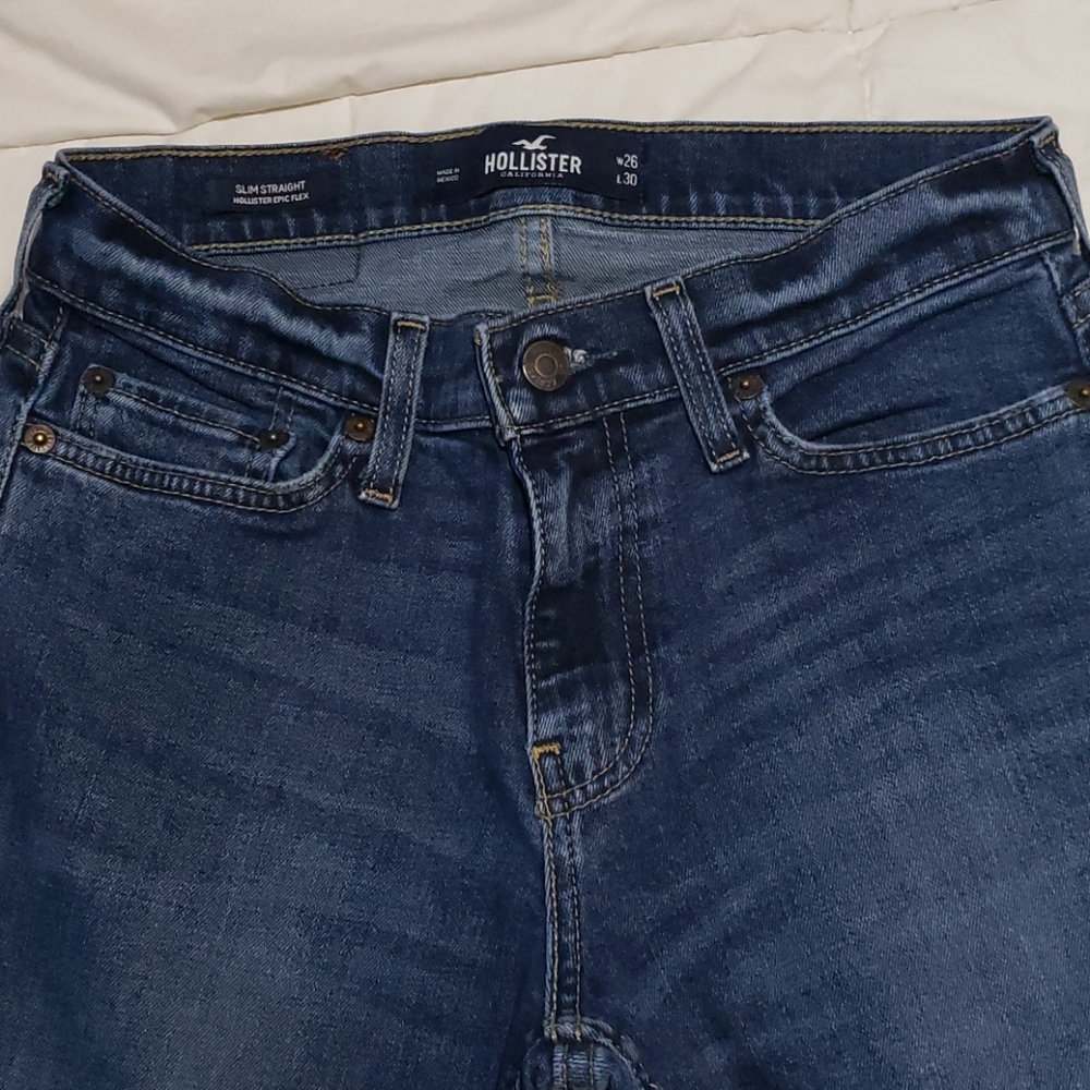 Hollister slim straight 26 x 30 jeans like new
